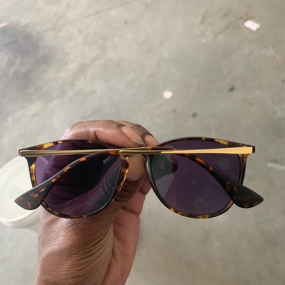 Women’s polarized shades - Picture 2 of 3